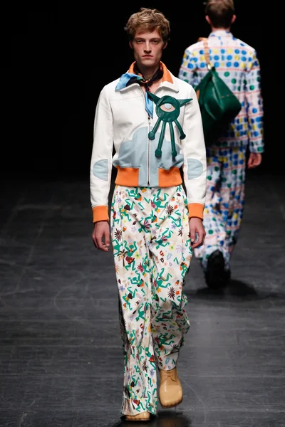 Look 11